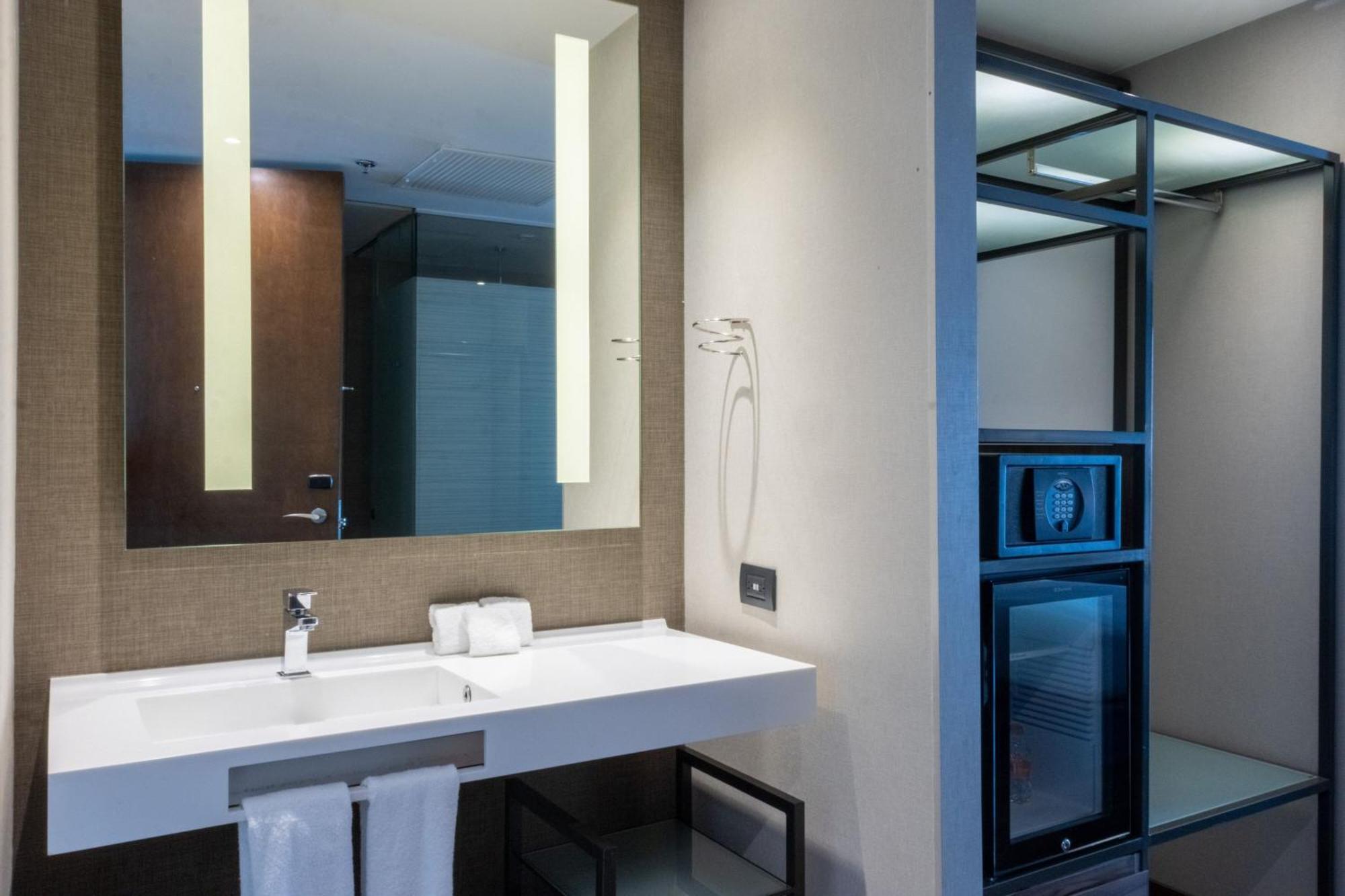 Hotel Ac By Marriott Santa Fe Mexico City