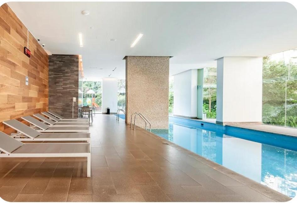 Luxury With Incredible Amenities Apartment *