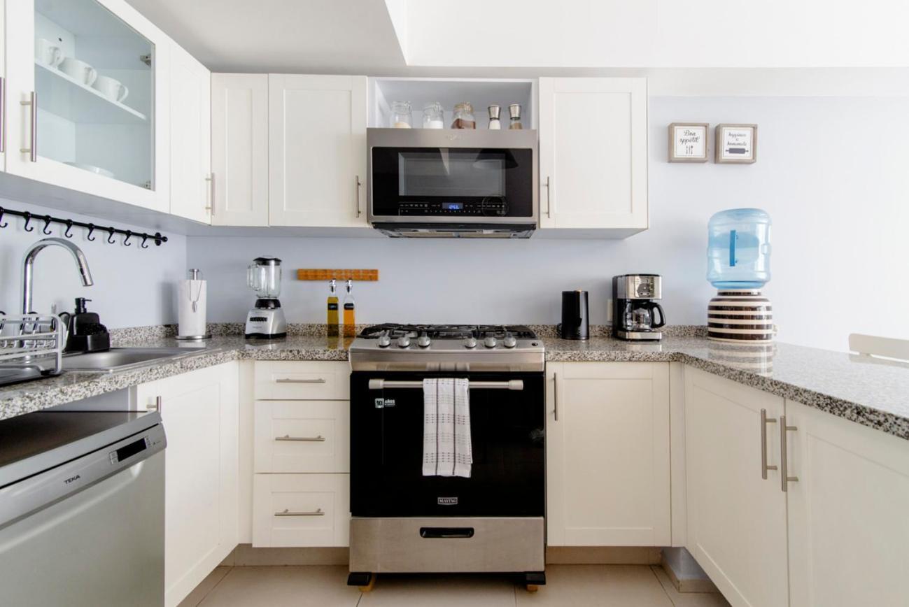 B109 - 2br - 2bth Apartment *