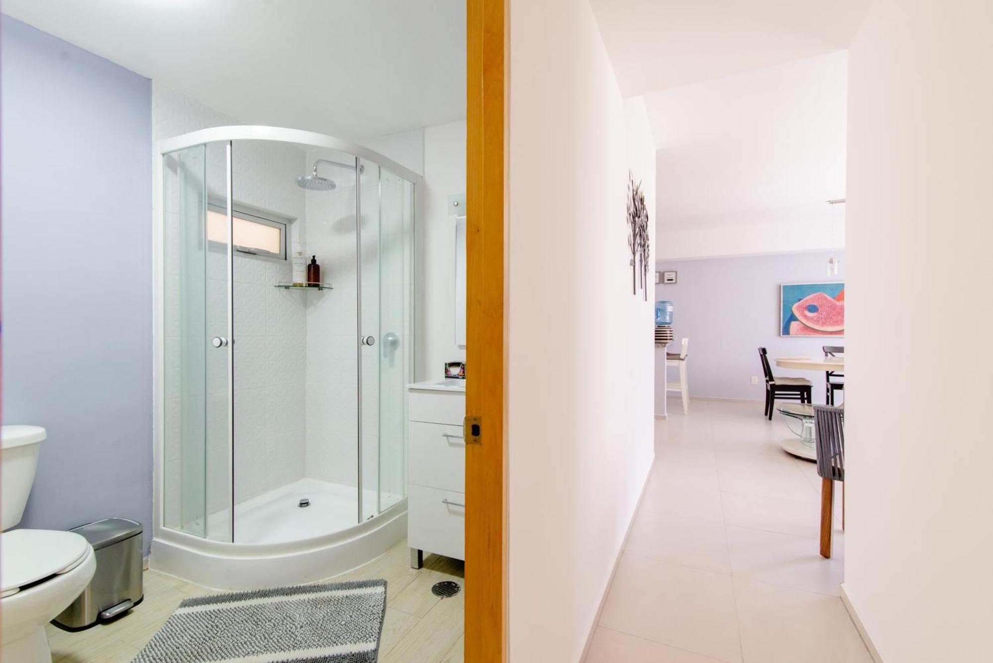B109 - 2br - 2bth Apartment *