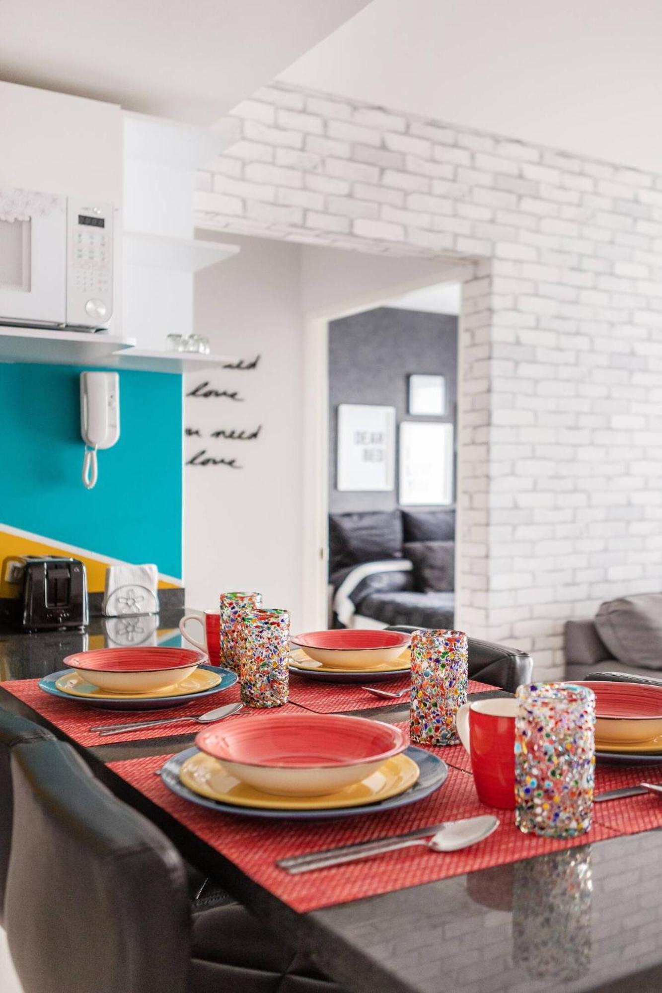 Sunny And Modern Cozy Flat For 2 In Downtown Apartment *