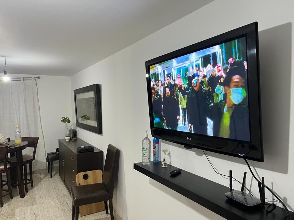 New And Centrally Located Apartment *