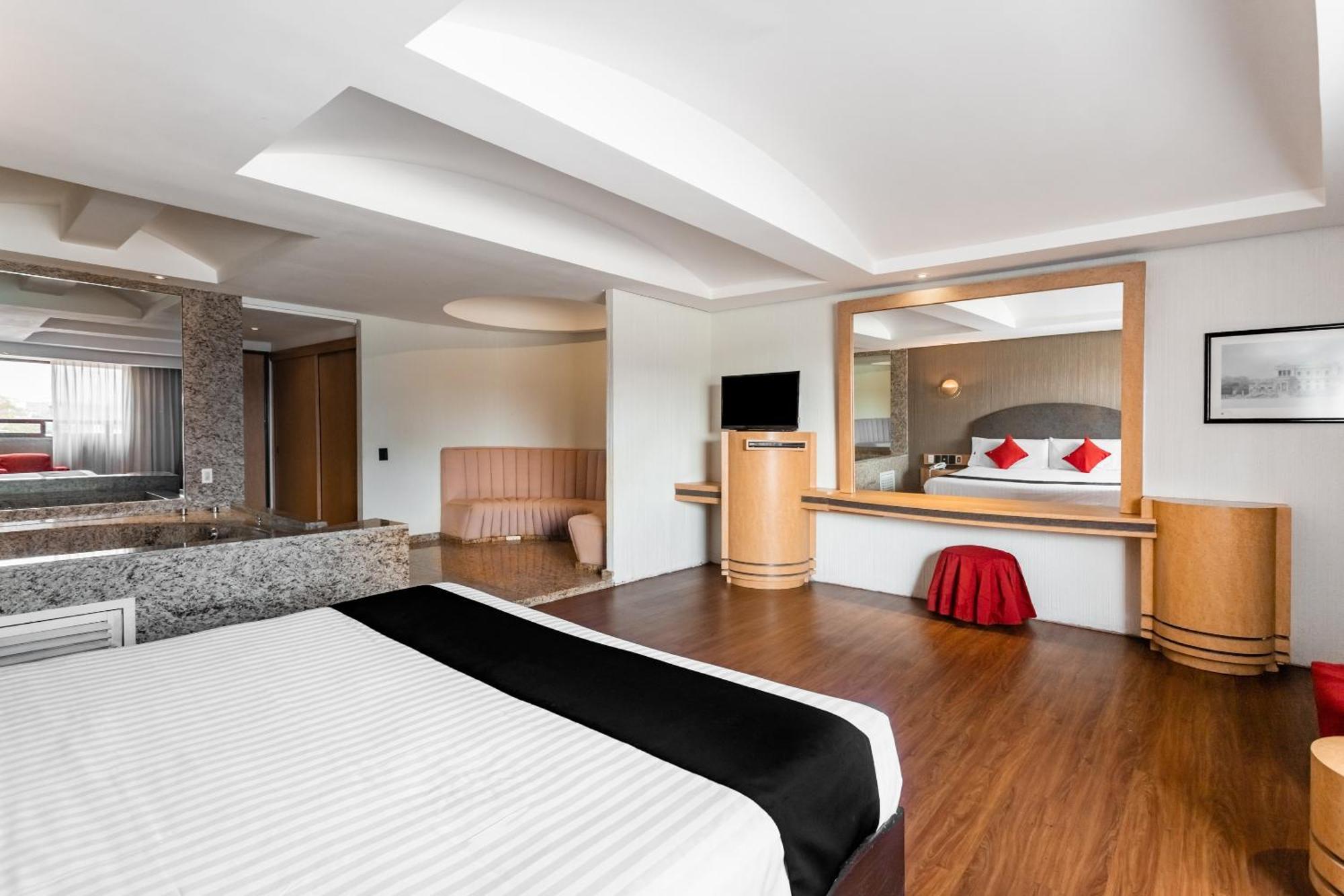 Hotel Capital O Andrade, 5*