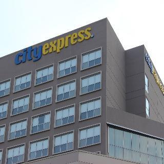 Express By Marriott Ciudad De Patio Universidad Hotel