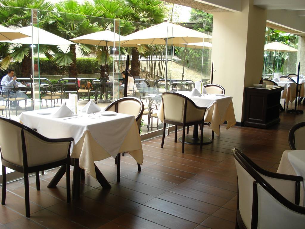 Royal Pedregal