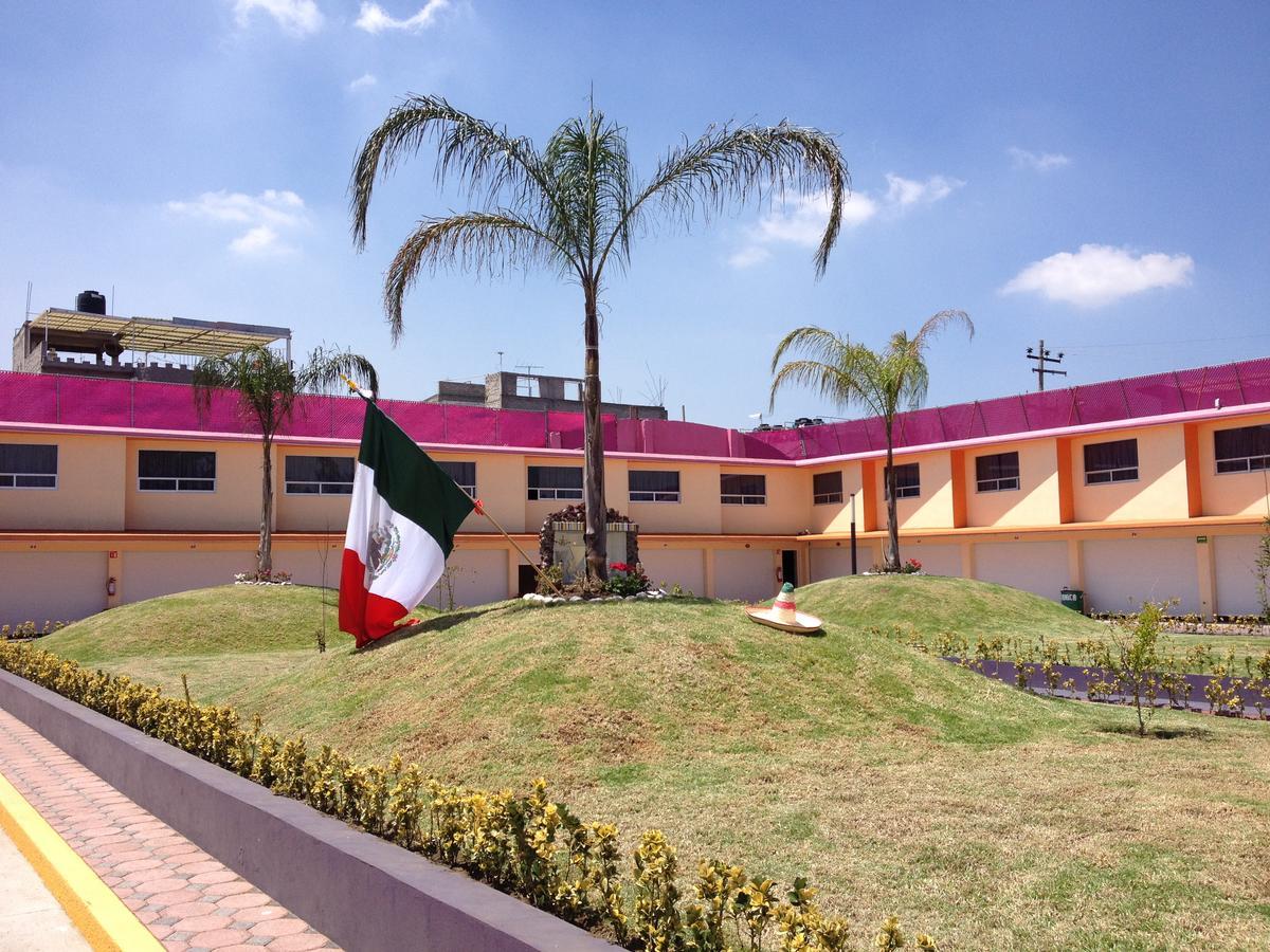 Hotel & 7 Mexico City