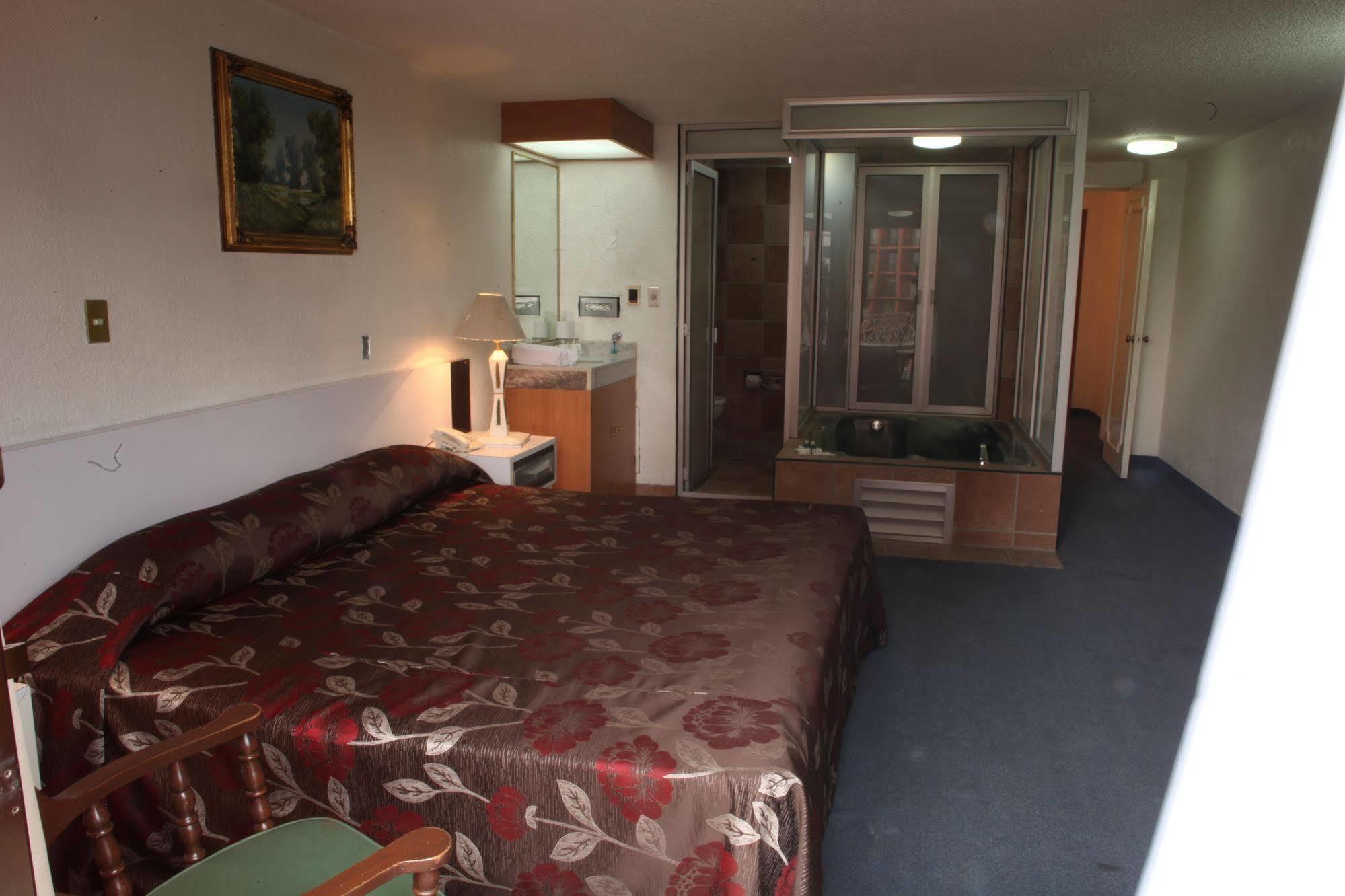 Reforma Avenue 3* Mexico City