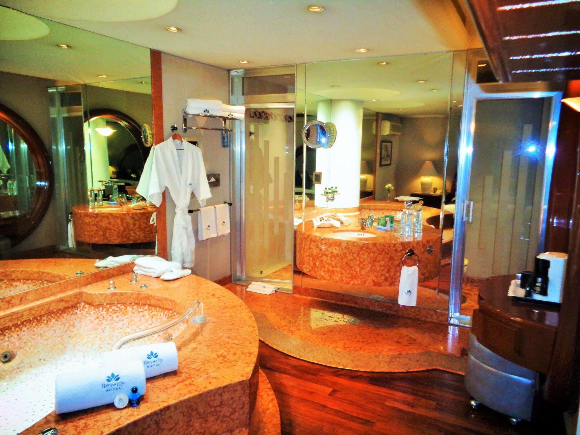 Beverly Hotel 4*