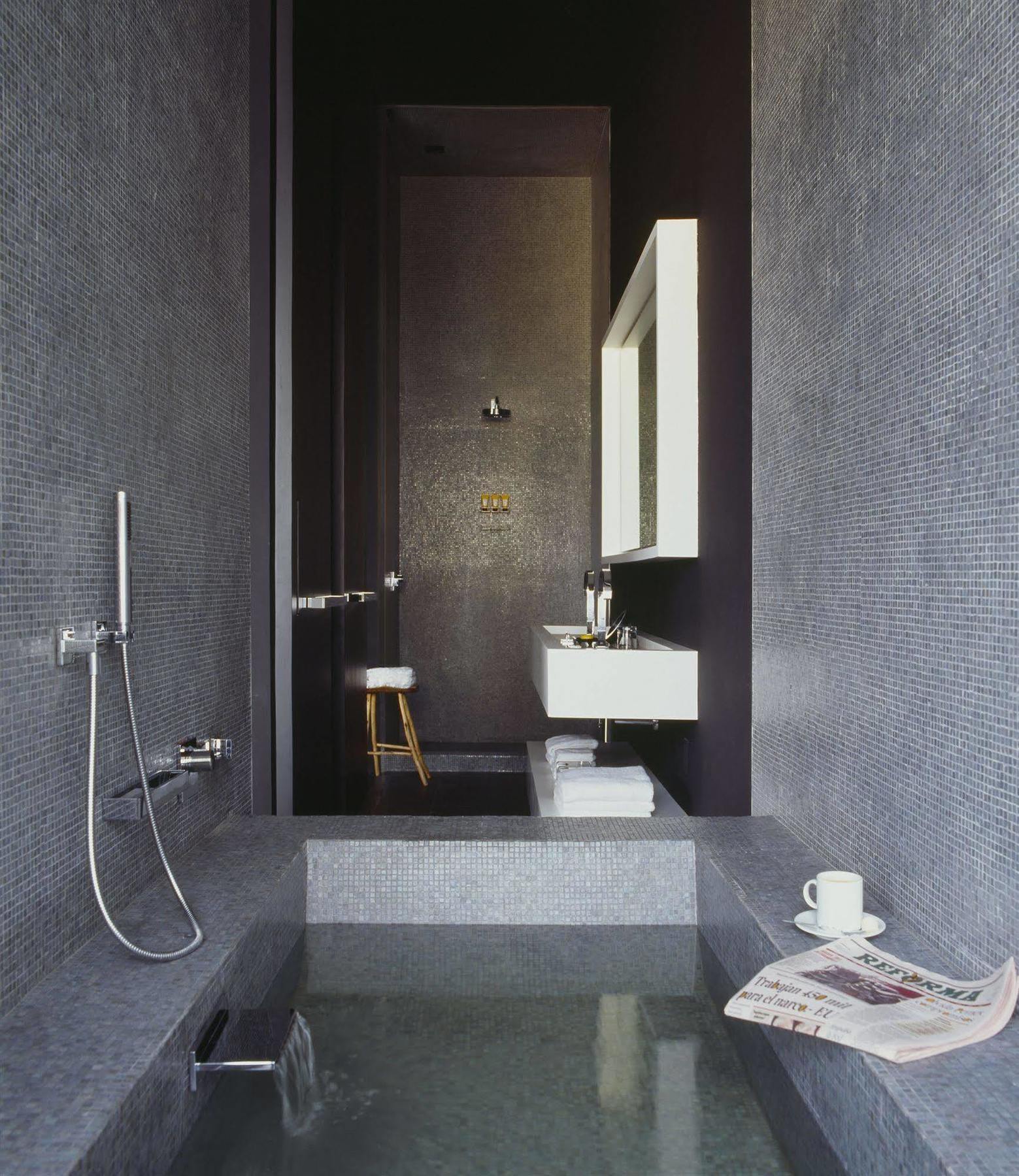 Capital Hotel 4*