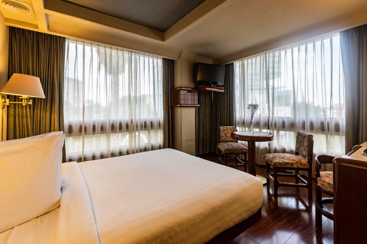 Beverly Hotel 4*