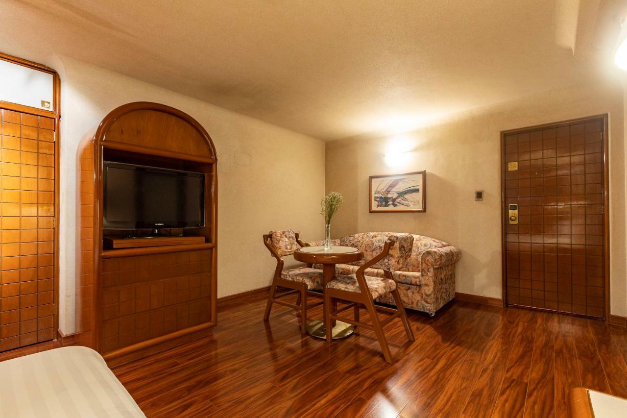 Beverly Hotel 4*