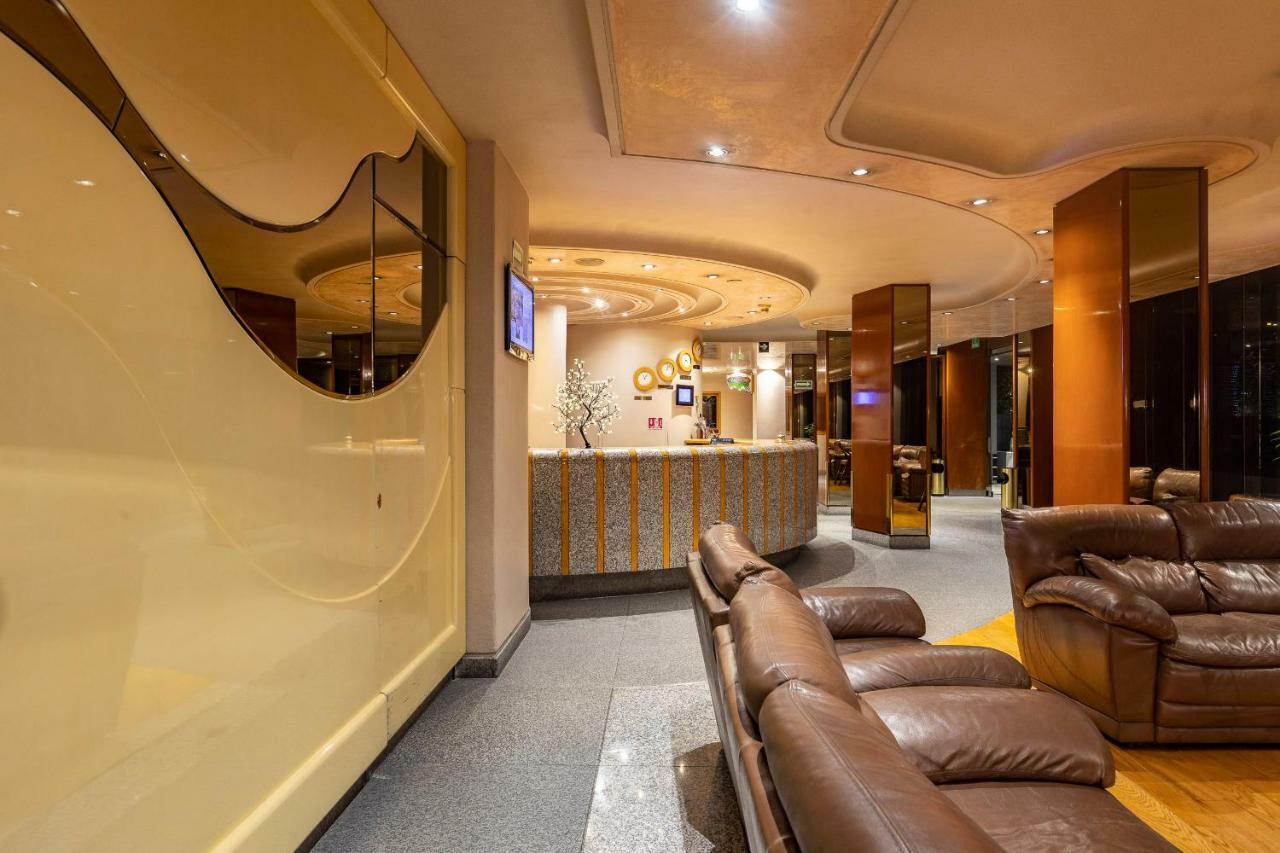 Beverly Hotel 4*