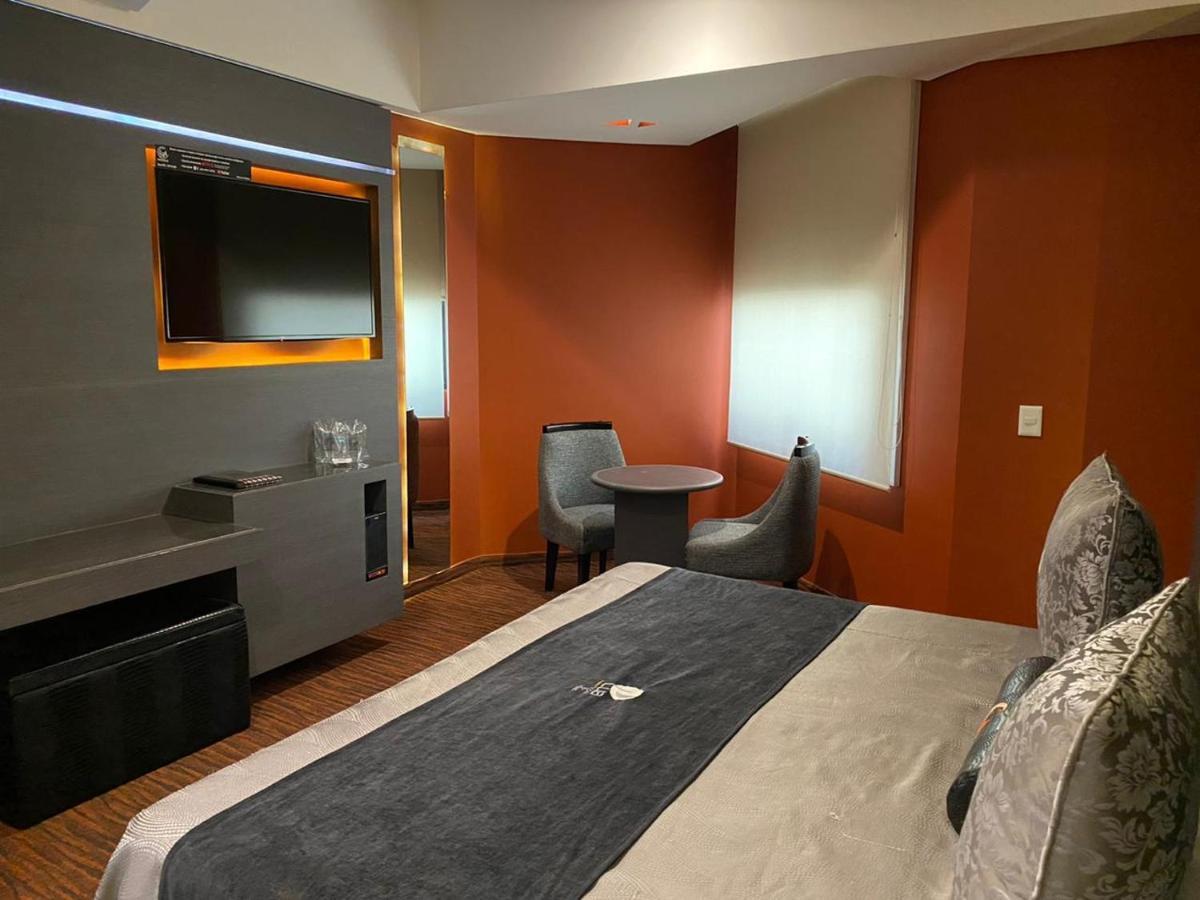 Lua 4* Mexico City