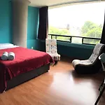 Shakespeare Apartment