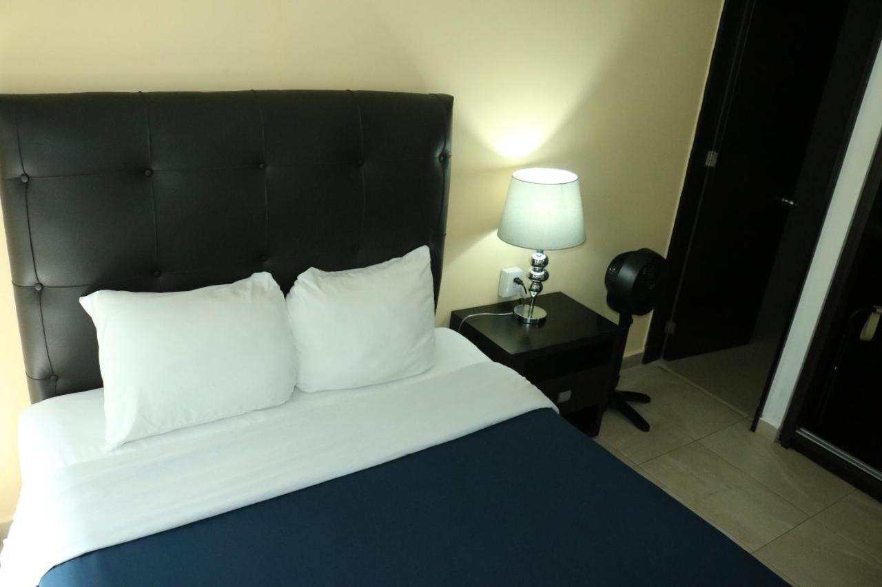 Puerta Alameda Apartment