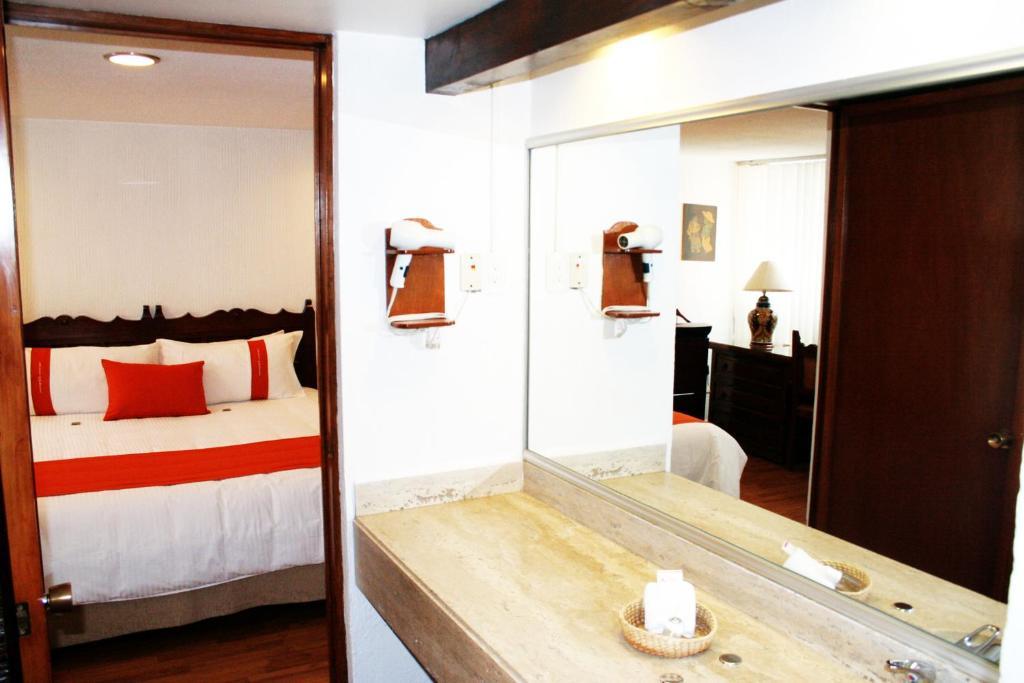 Amberes 64, Ascend Collection 4* Mexico City