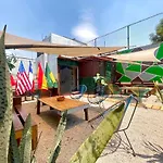 Roomies Hostel Condesa
