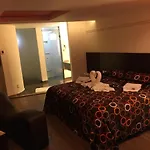 Auto Hotel Rosso