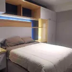 Modern Artist Apt., Overlooking Parque Espana