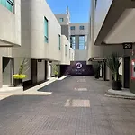 Newport Love Hotel