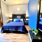 Roomies Hostel Cibeles