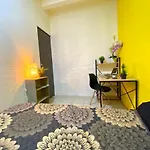 Roomies Hostel - Santa Maria La Ribera