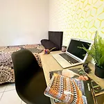 Roomies Hostel - Santa Maria La Ribera