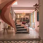 Art Oasis In The Heart Of Roma