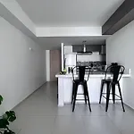 C205 - 1Br - 1Bth