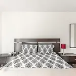 T301 - 1 Bedroom - 1 Bth