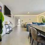 Wtc 1 Block Away - Total Comfort