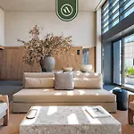 Luxury Studio - Revolution Monument View - Gym