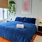 Room In Residential Wtc