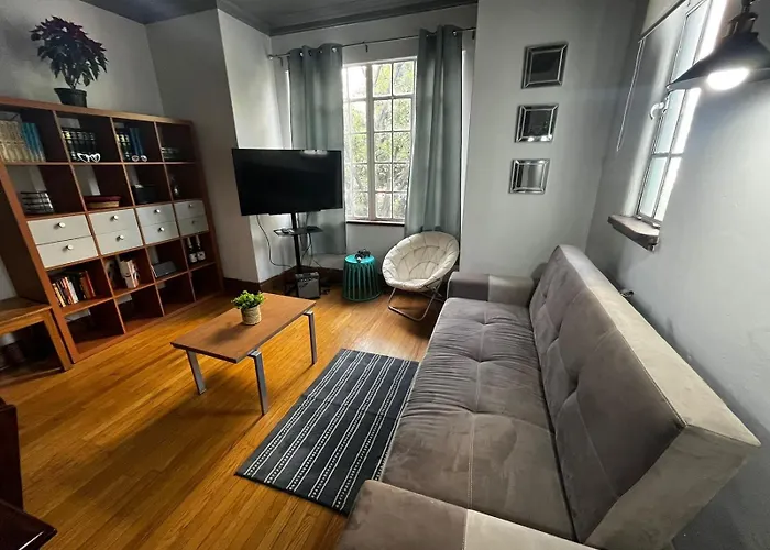 Amazing Restored 1940S Art-Deco Apartment