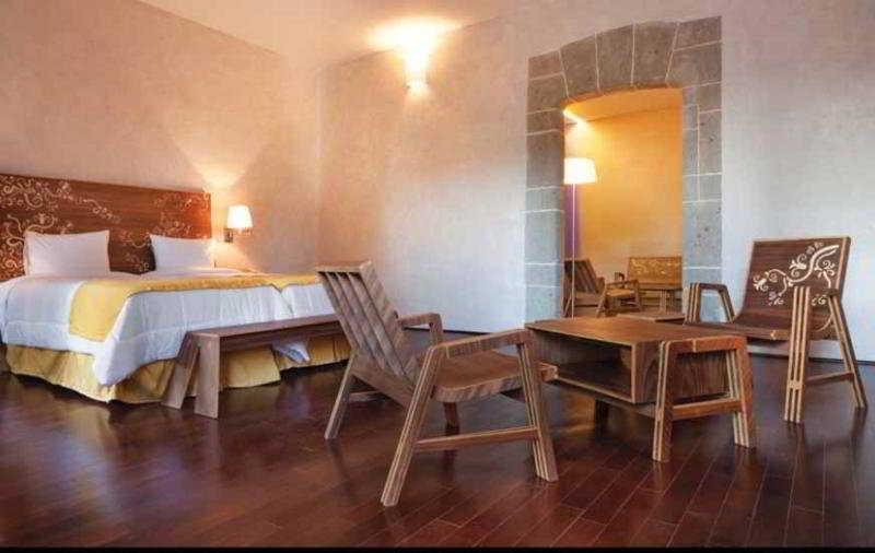 De Cortes 5*
