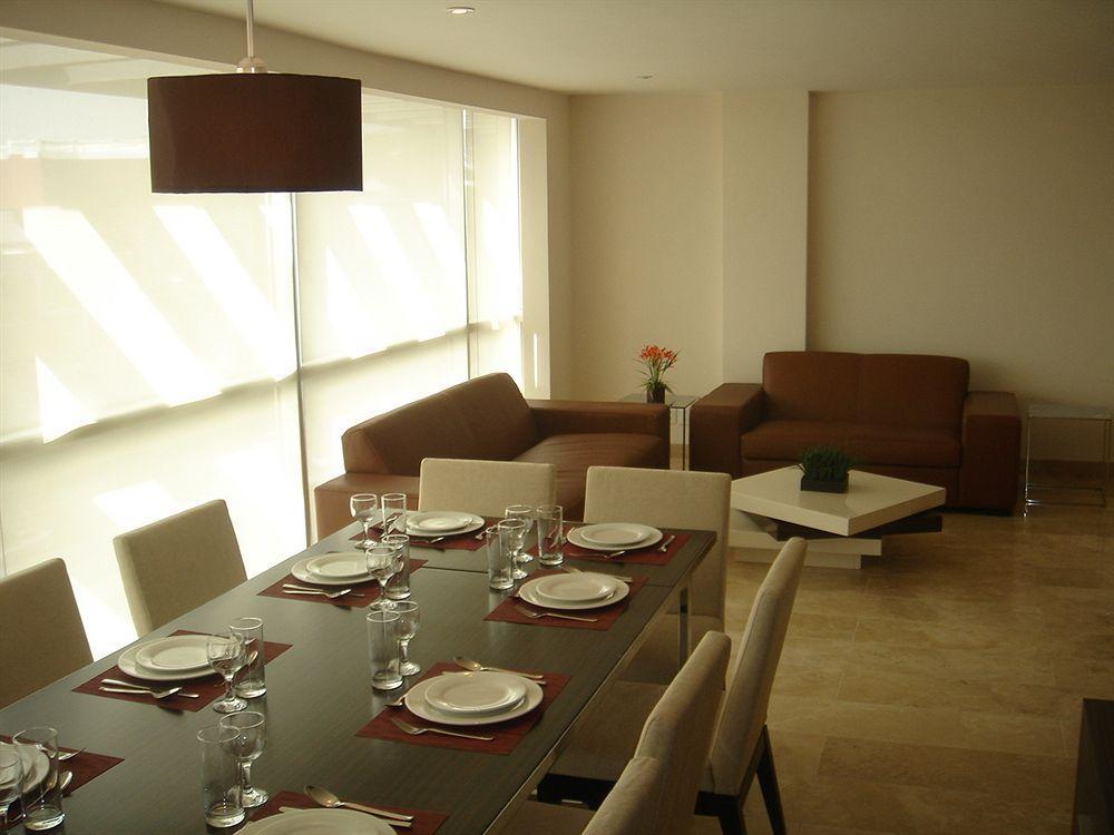 Apartahotel The Place Corporate 4*