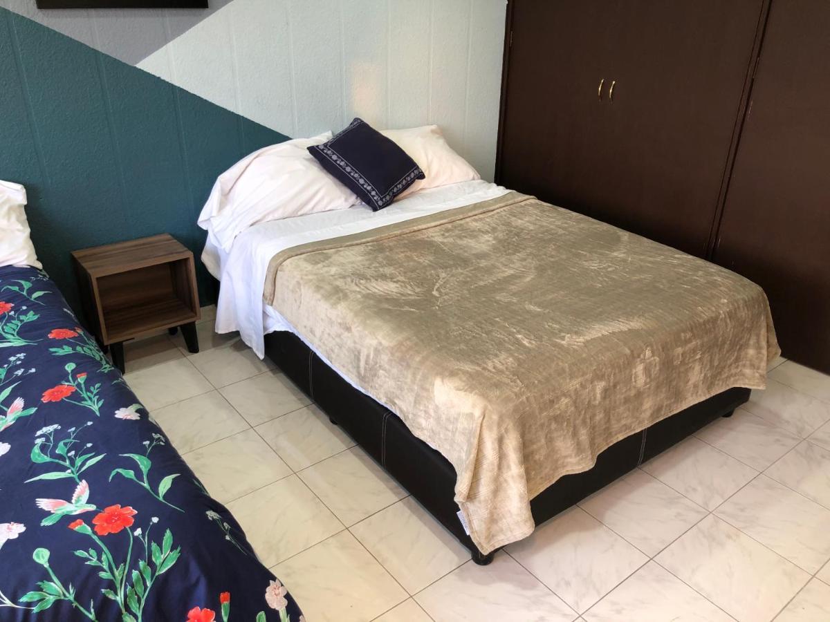 Homestay Caravansaro Horacio 1719 Polanco Mexico City