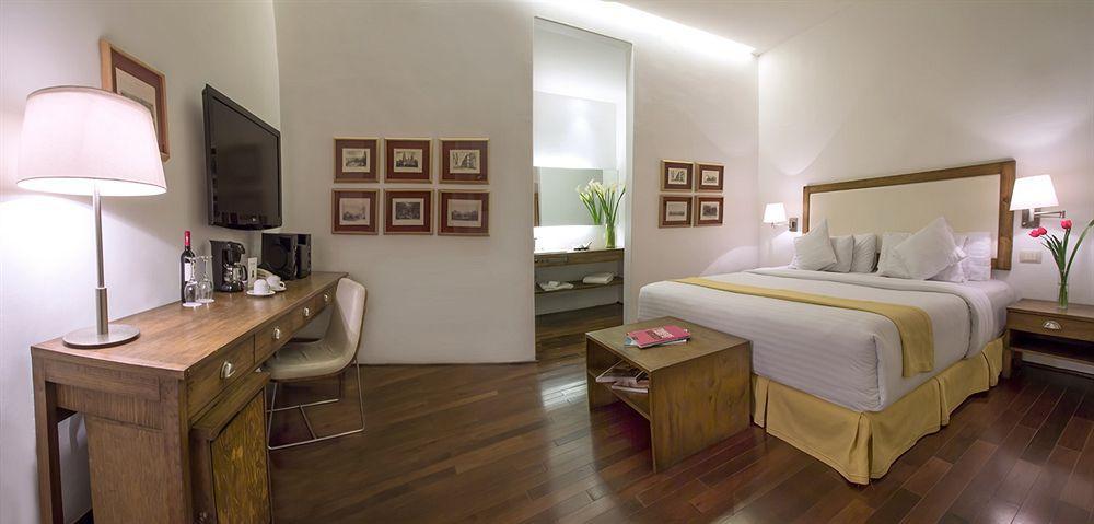 De Cortes Hotel