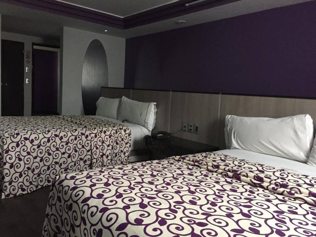 Max Hotel