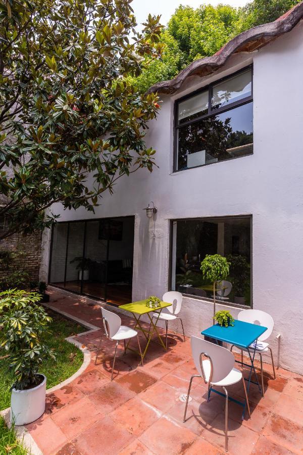 Casa Blanca In Coyoacan *