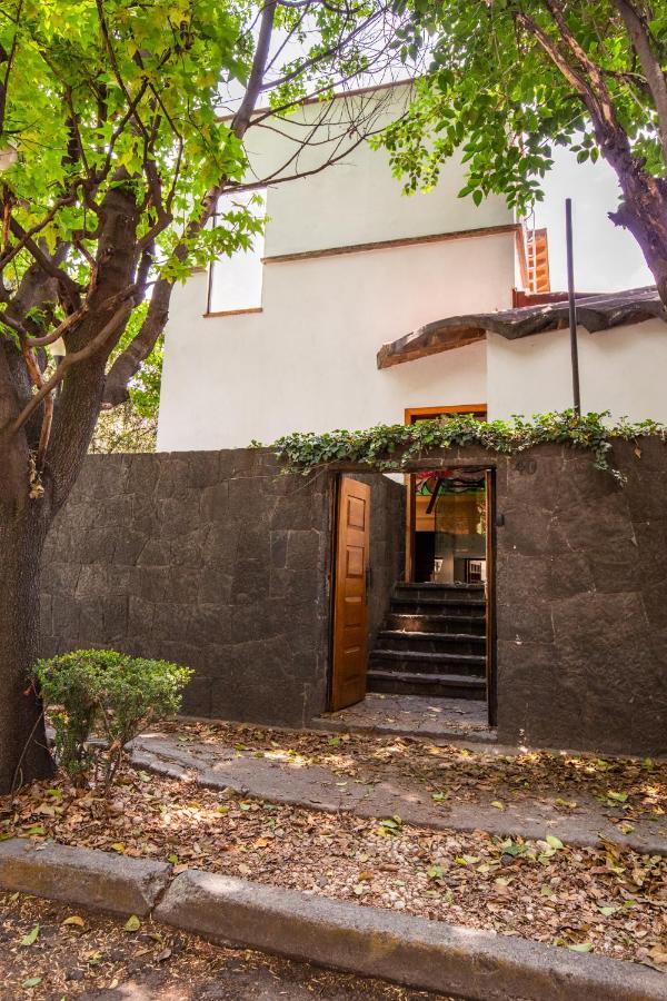 Casa Blanca In Coyoacan