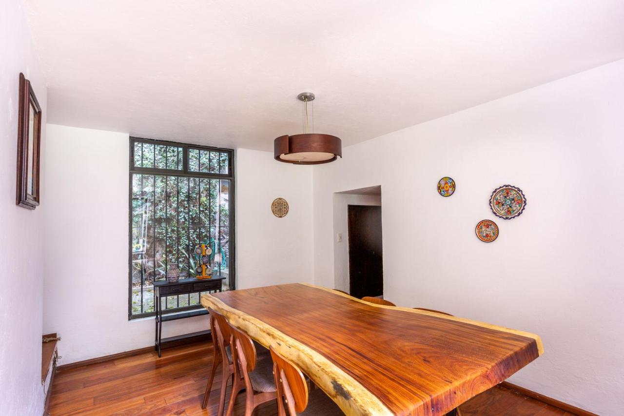 Casa Blanca In Coyoacan *