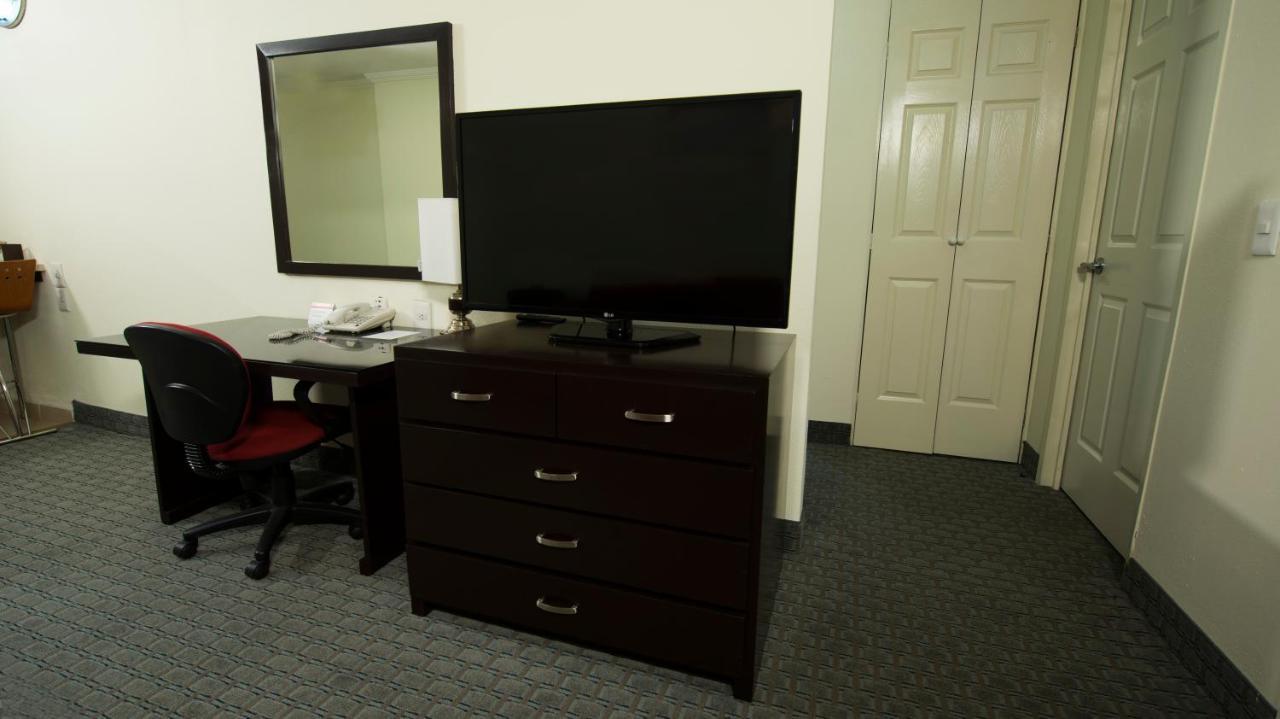 Ramada By Wyndham Ciudad De Perinorte Hotel 3*