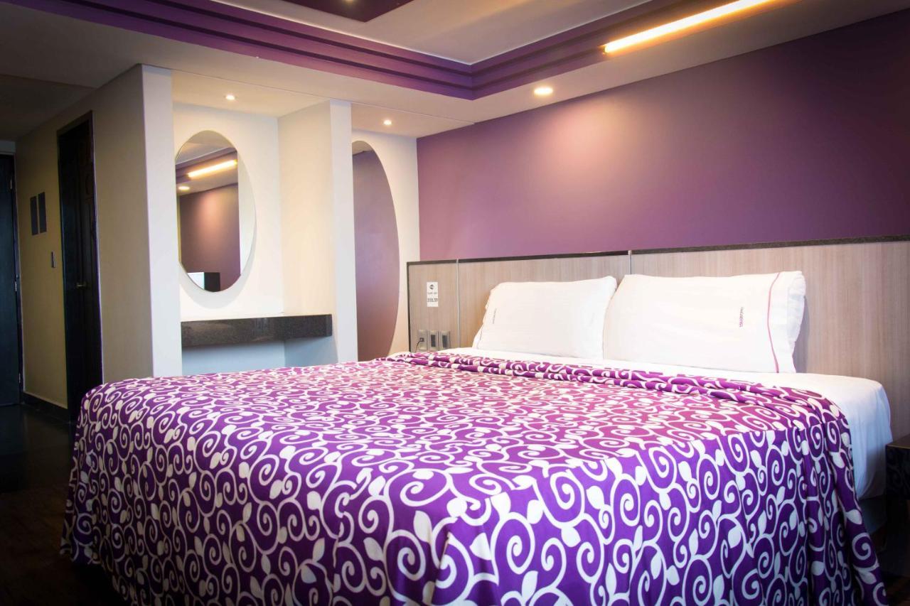 Max Hotel