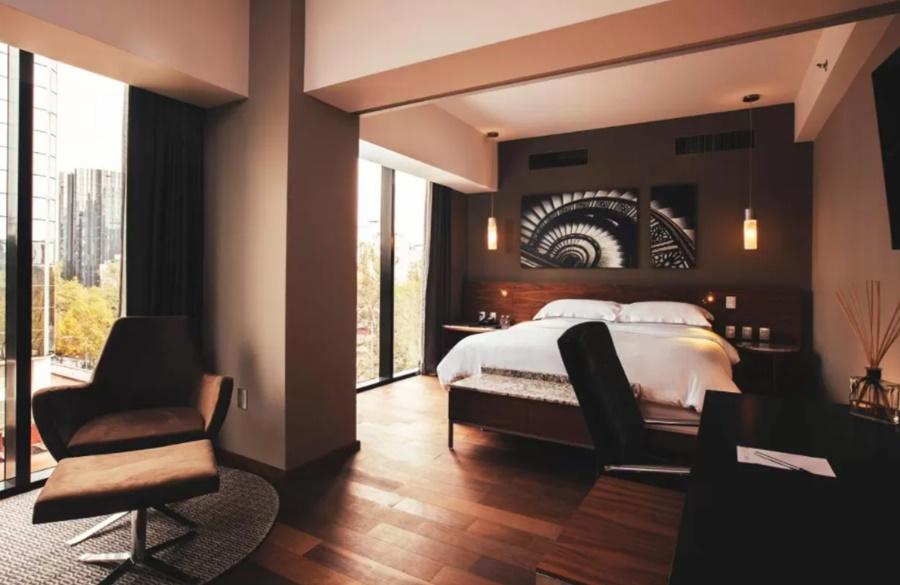 Krystal Grand Insurgentes