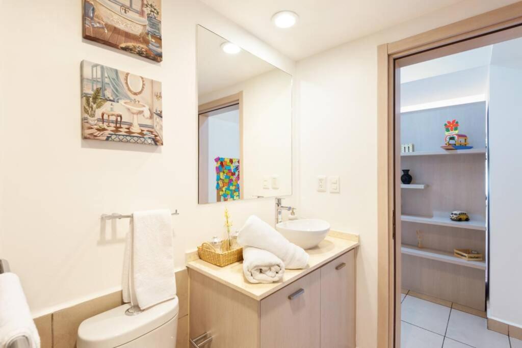 Apartment Lavish & Vibrant Apt. Bellas Artes Palace And Park View