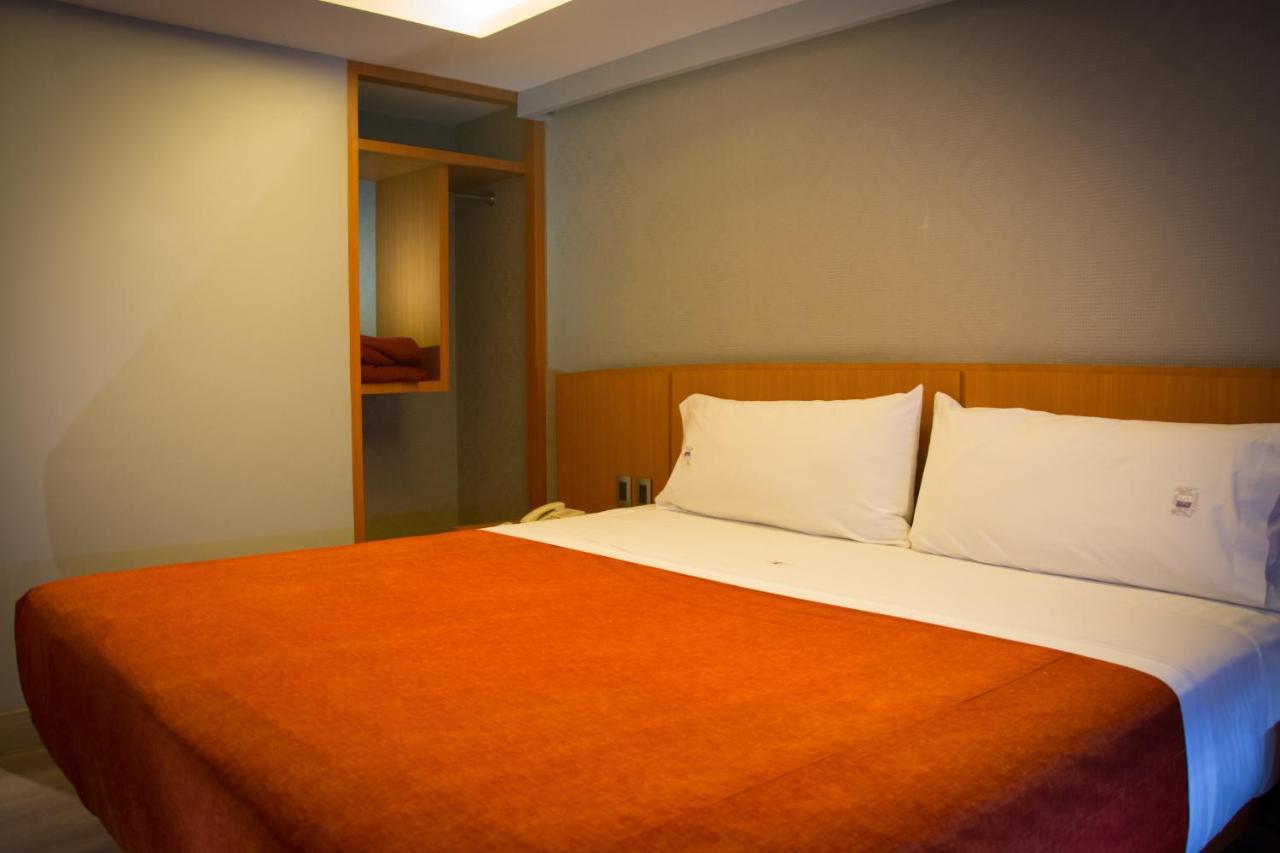 Hotel El Senador Mexico City