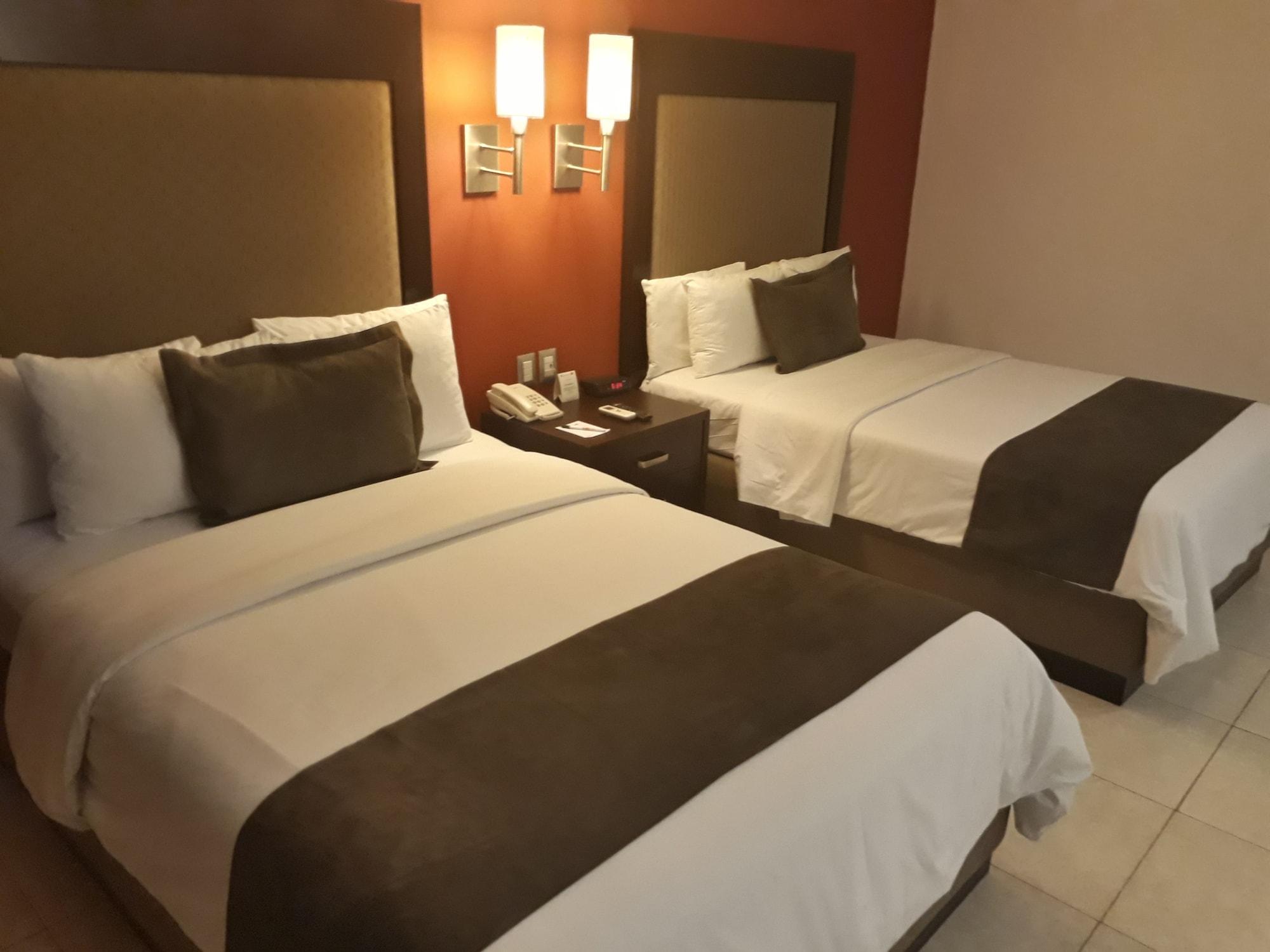 & Pf Hotel