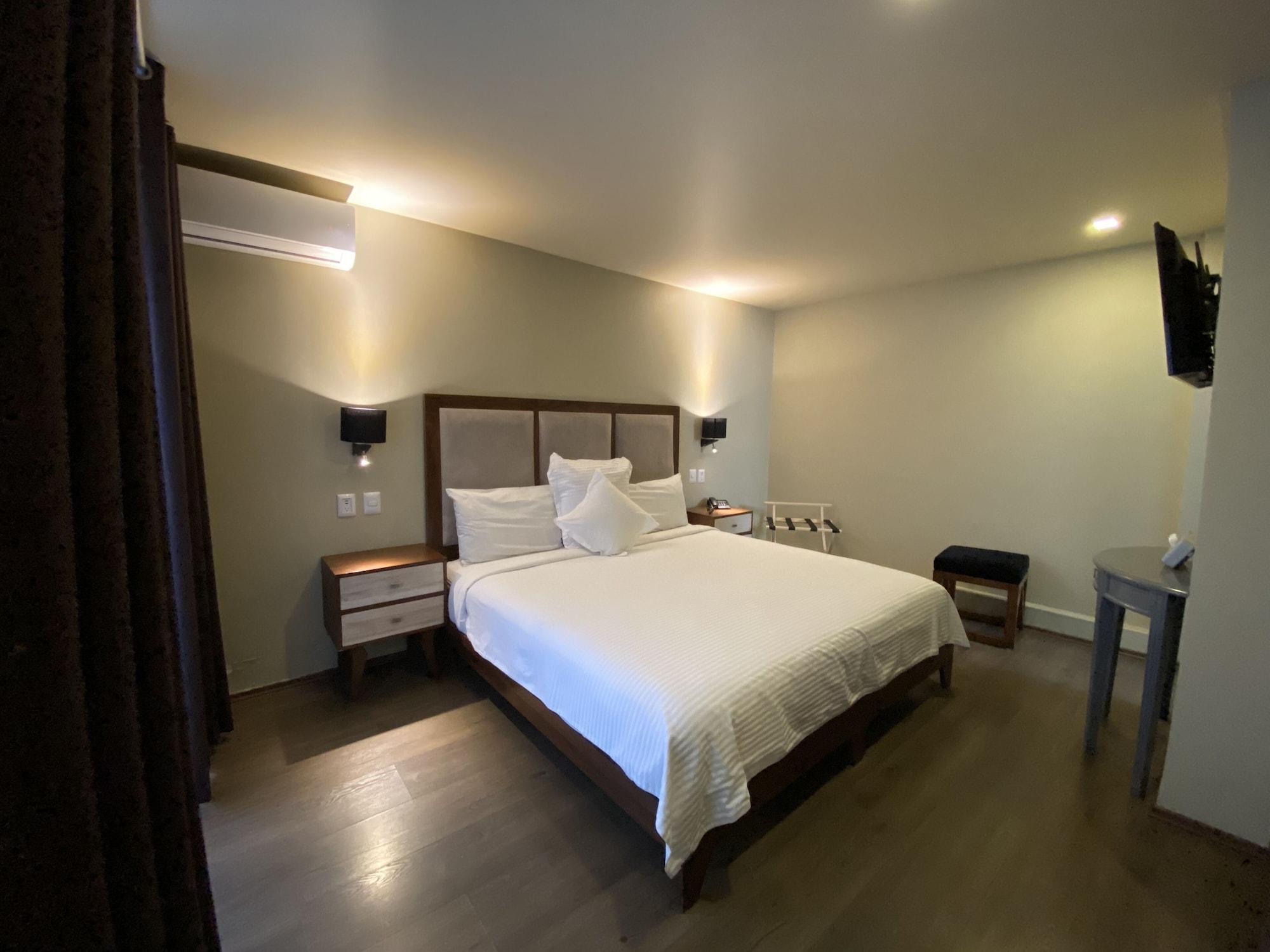 Hotel Suites Lerma 2*