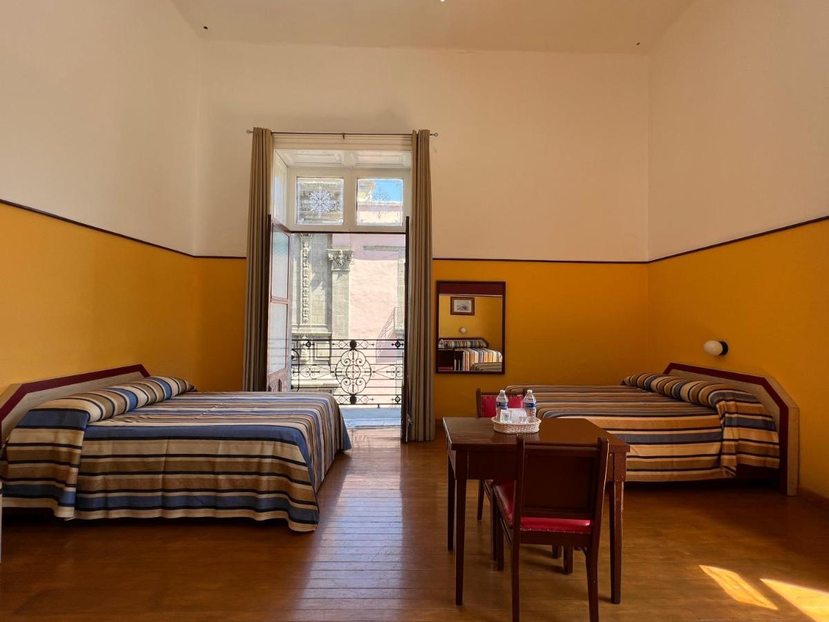 Isabel Hotel